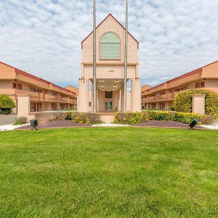 Hometowne Studios By Red Roof Amarillo West Exterior photo